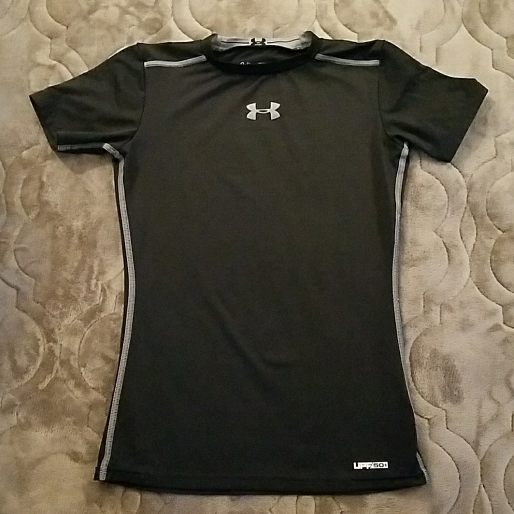 Under Armour youth medium fitted shirt